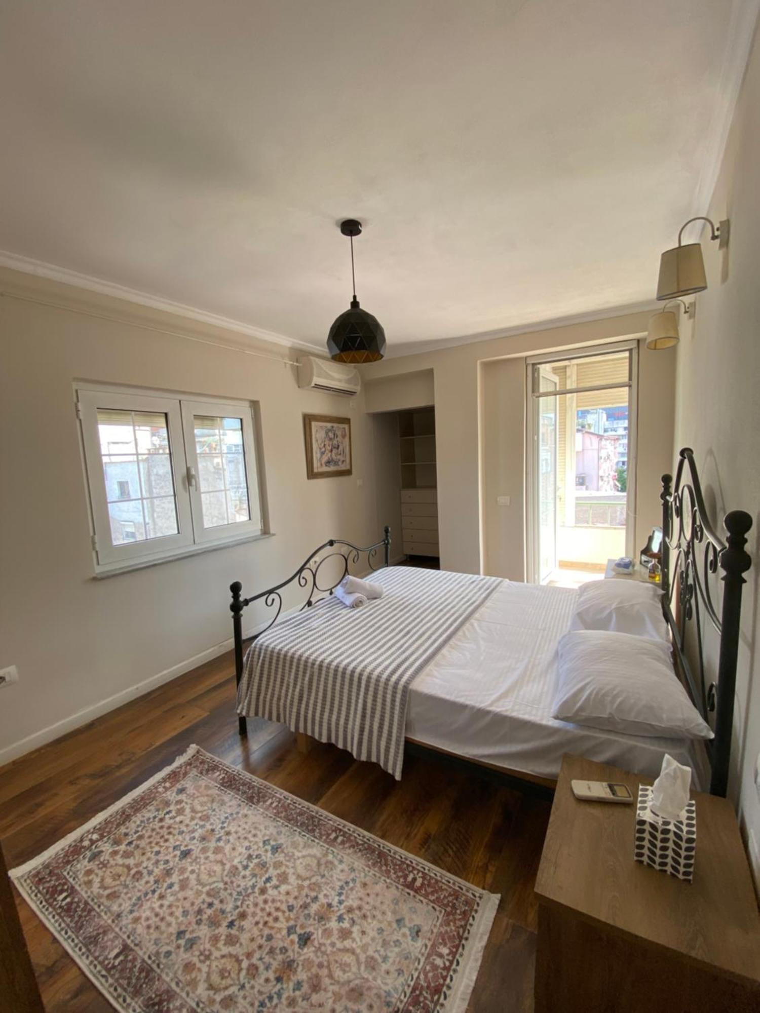 Center Penthouse Leilighet Tiranë
